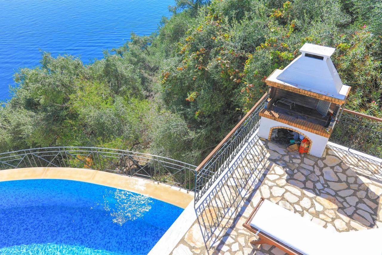 House On The Rocks Villa Katavolos Exterior photo